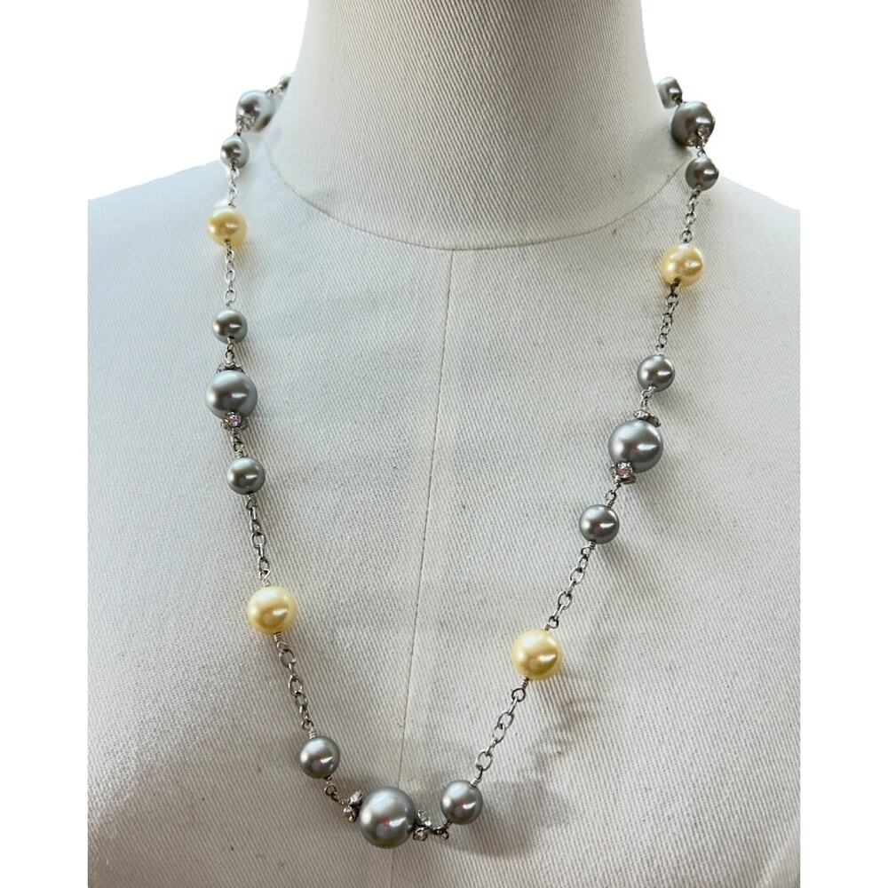 Silvertone Faux Pearl‎ Necklace 18 Inch Lobster Clasp Gray Ivory